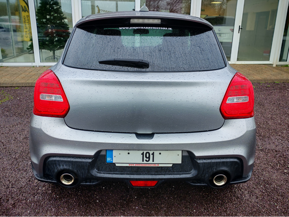 2019 Suzuki Swift - image 13