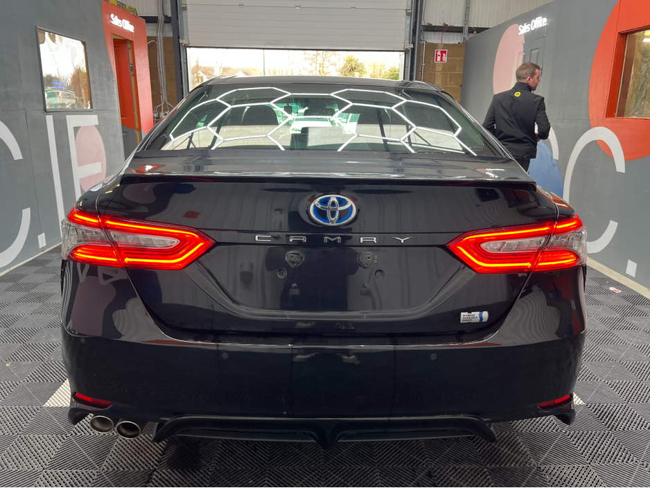 2019 Toyota Camry - image 3