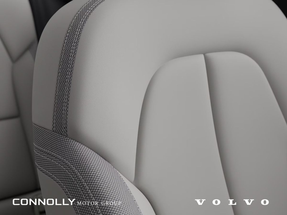 2026 Volvo EX40 - image 6