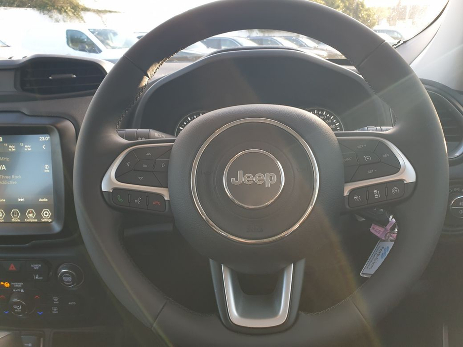 2024 Jeep Renegade - image 9