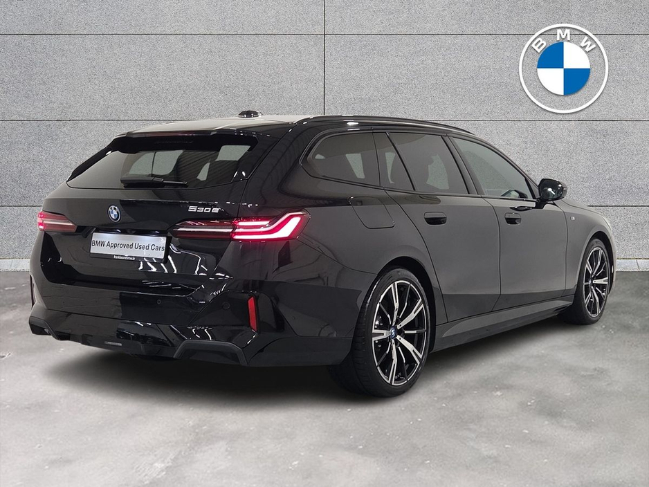 2025 BMW 5 Series 530 E M Sport Auto 530 e M Sport 530 e eDrive 22.1 kWh PHEV 299 184BHP /135 kw Auto Start/Stop