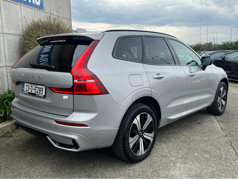 2023 Volvo XC60 - image 4