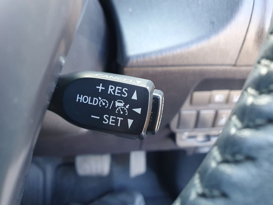 2018 Toyota Prius+ - image 14