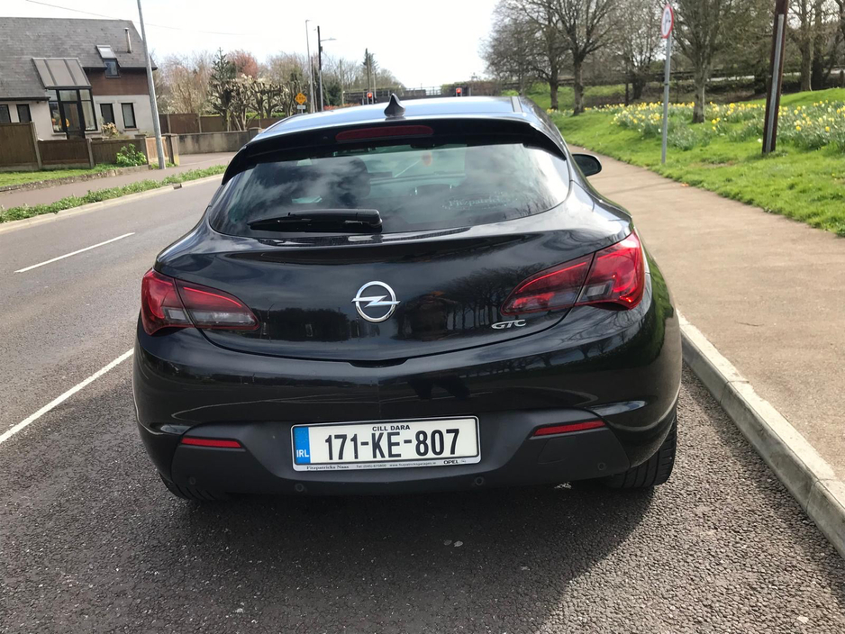2017 Opel Astra - image 2