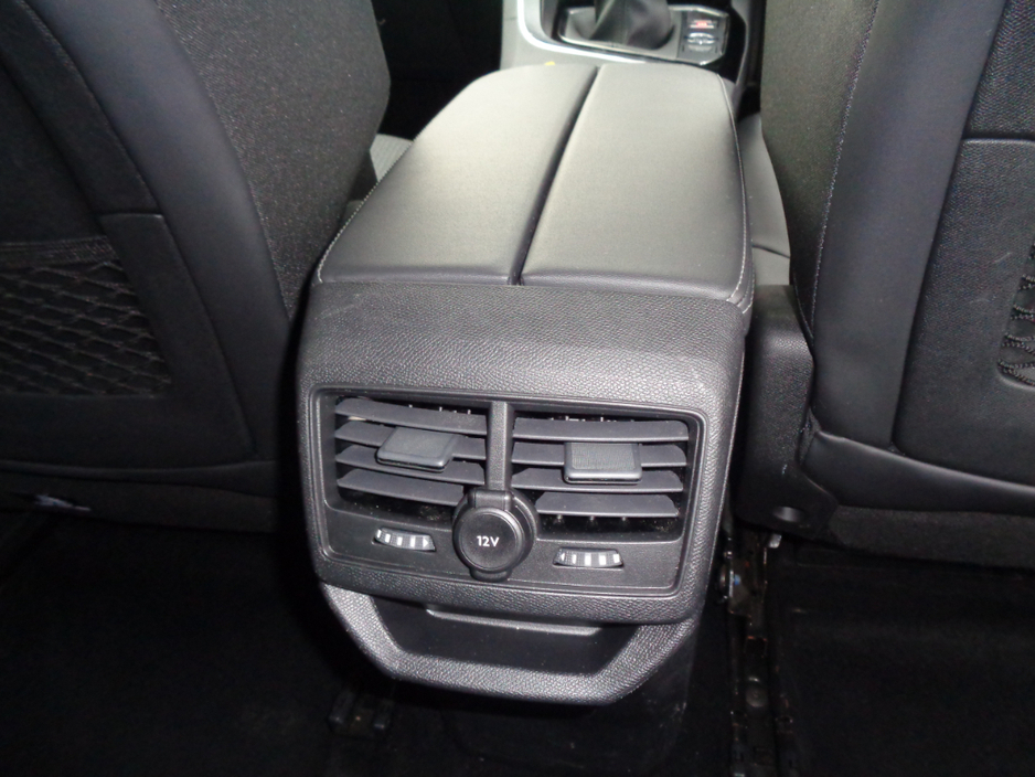 2022 Peugeot 3008 - image 9