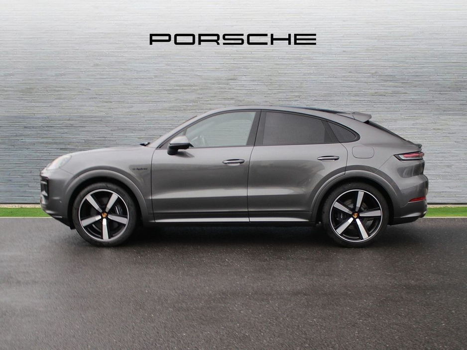 2025 Porsche Cayenne E-Hybrid Coupe €126,000