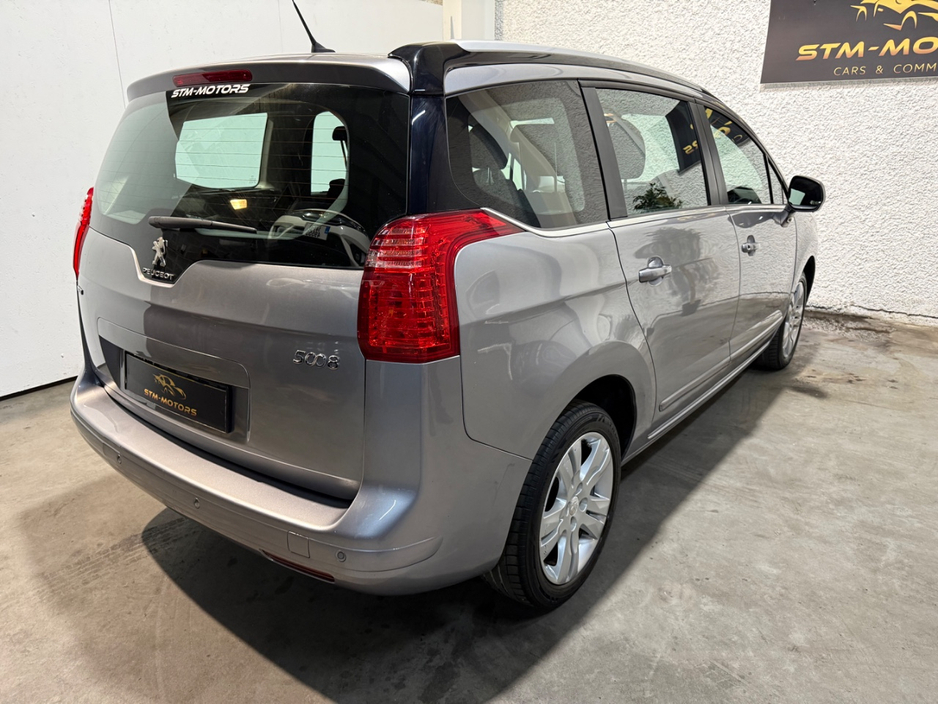 2016 Peugeot 5008 - image 8