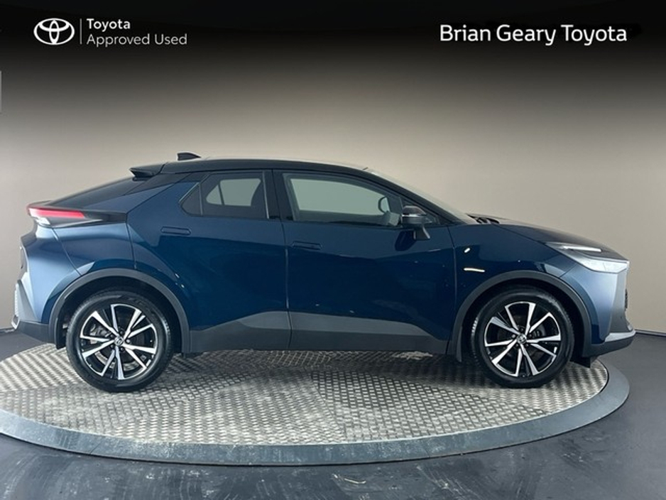 2024 Toyota C-HR - image 3