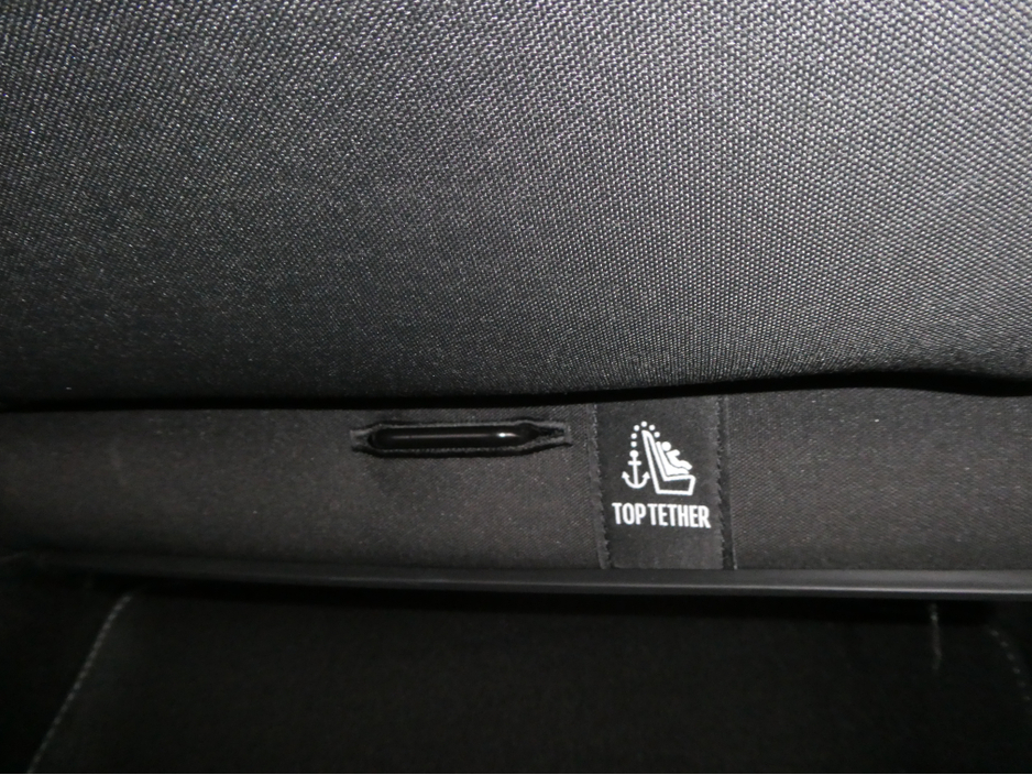 2022 Volkswagen Golf - image 23