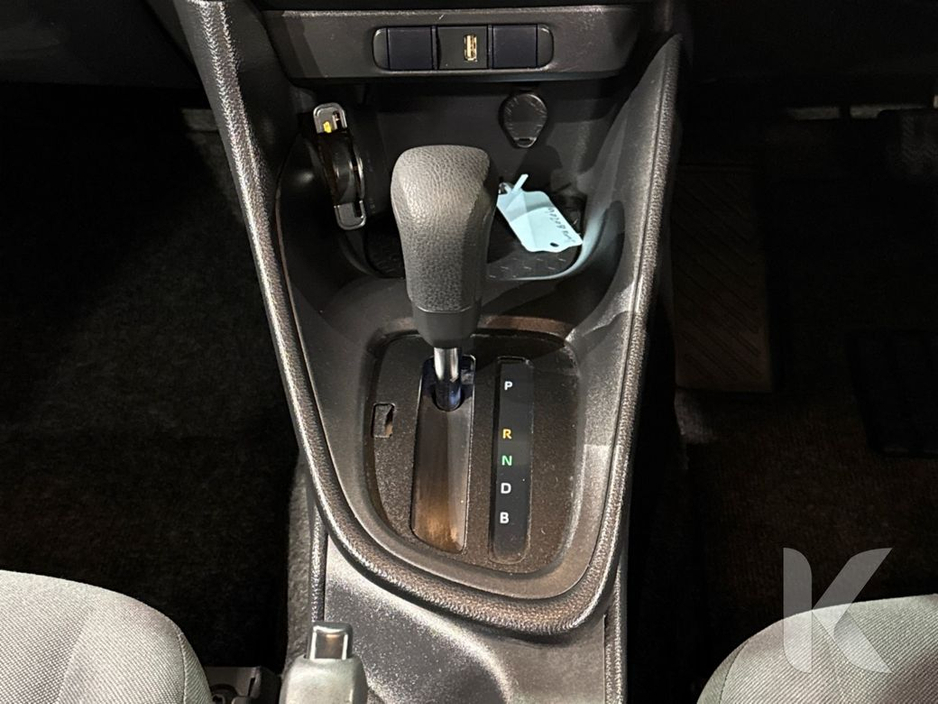 2020 Toyota Yaris - image 15