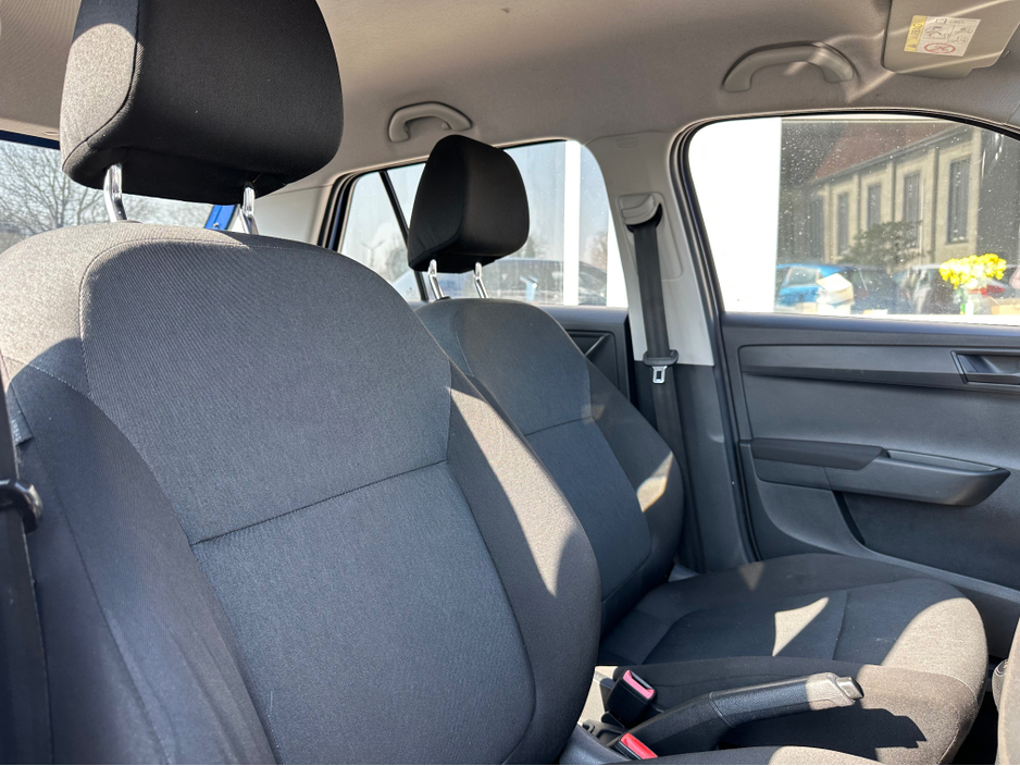 2015 Skoda Fabia - image 13