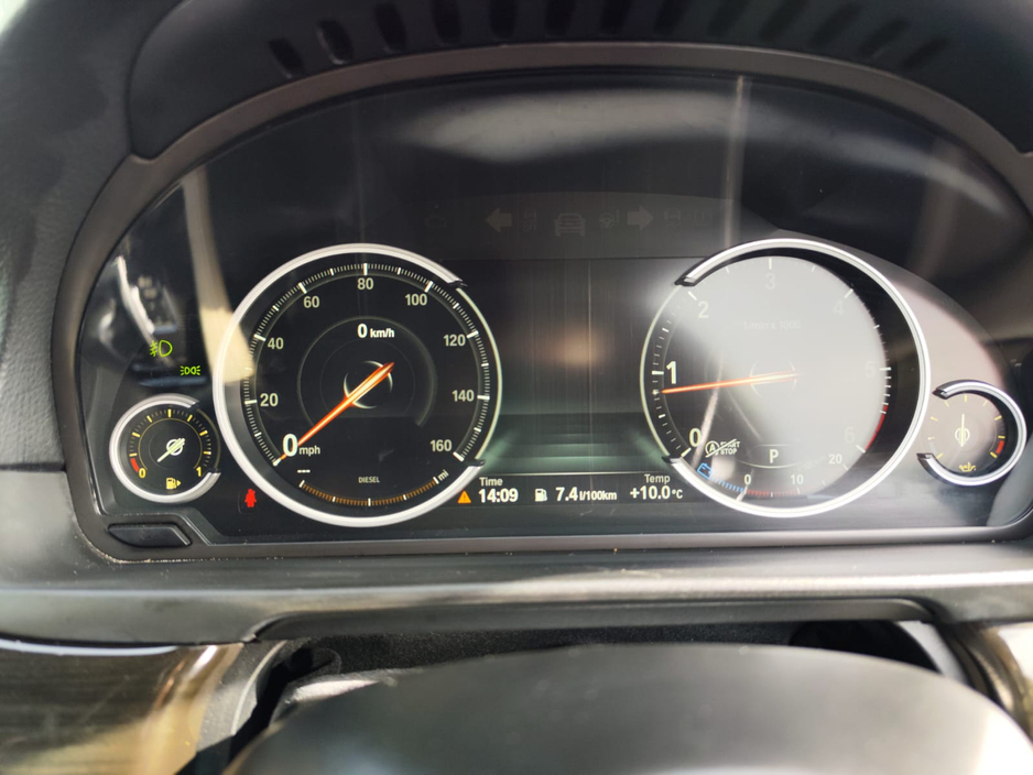 2016 BMW 5 Series - image 14