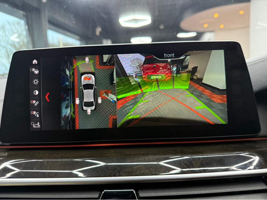 2017 BMW 5 Series - image 26