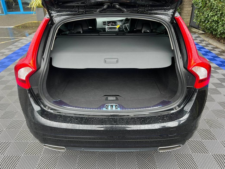 2018 Volvo V60 D4 CLASSIC 2.0 D // OPENING SUNROOF // FULL SERVICE HISTORY // ADAPTIVE CRUISE CONTROL €19,900