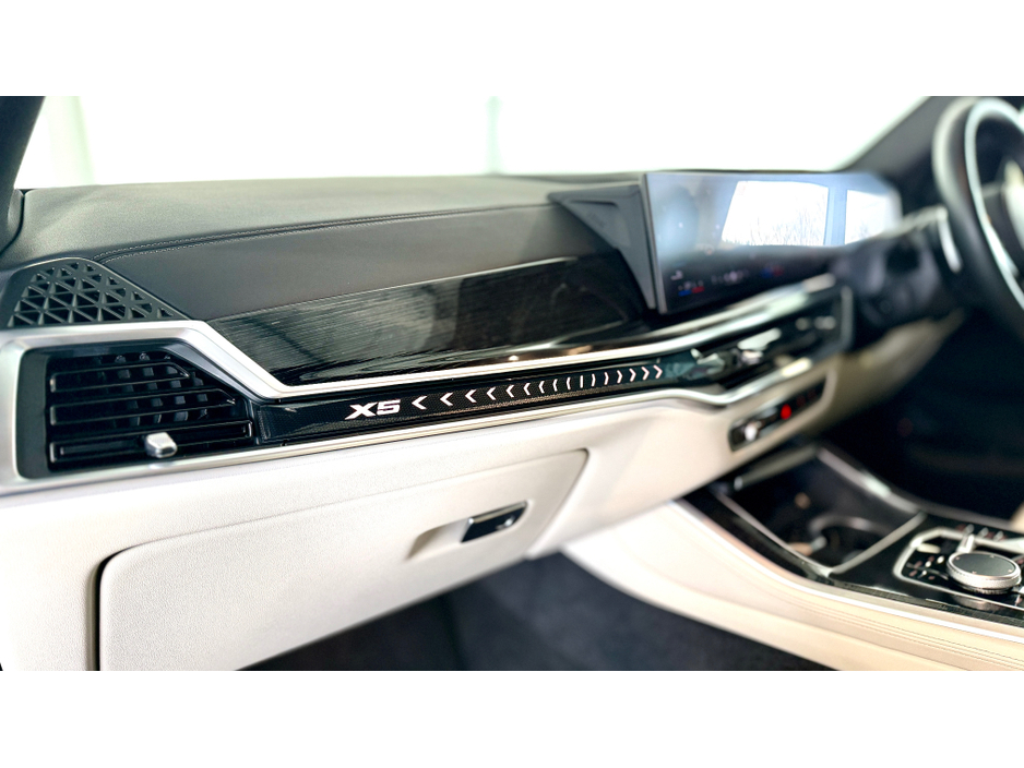 2024 BMW X5 - image 10