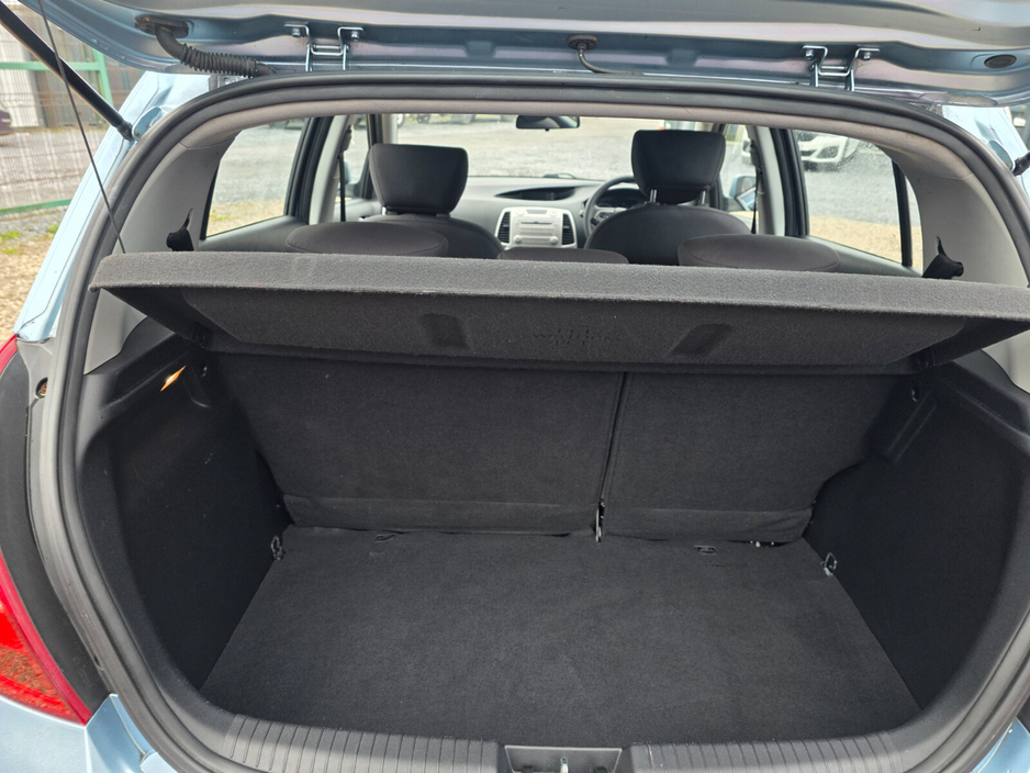 2010 Hyundai i20 - image 6
