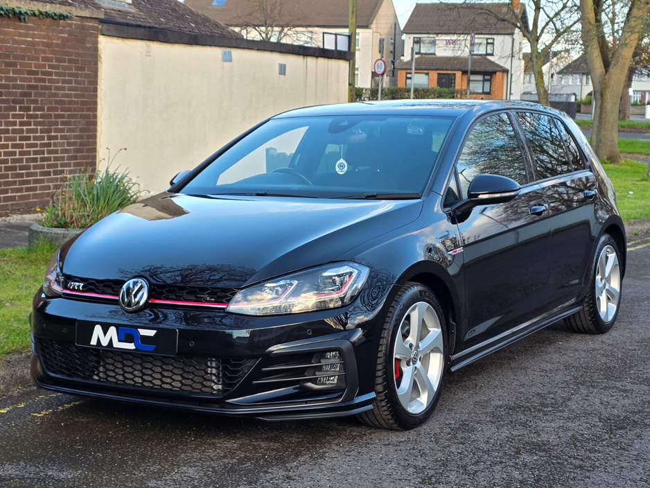 2017 Volkswagen Golf - image 9