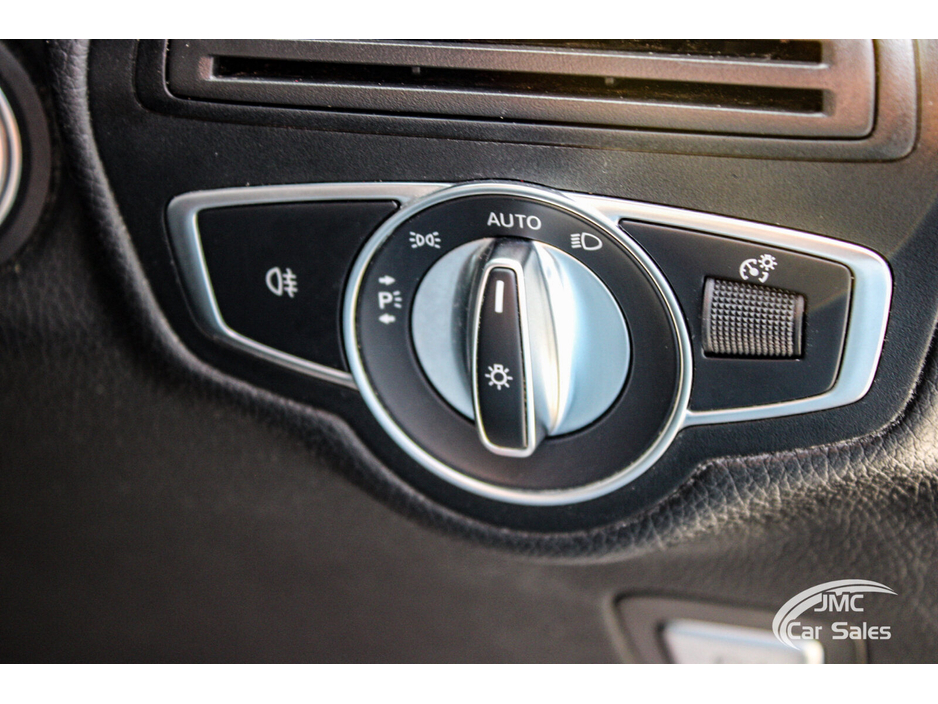 2022 Mercedes-Benz GLC Class - image 23