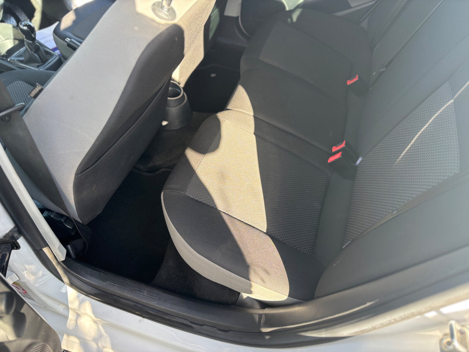 2017 SEAT Ibiza - image 17