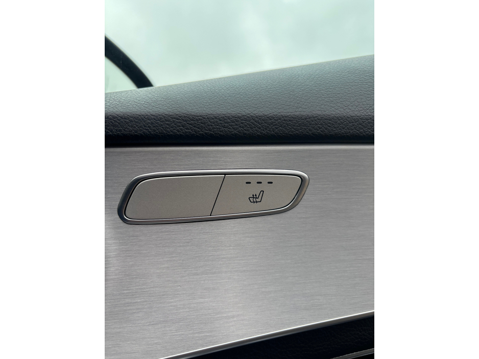 2018 Mercedes-Benz C Class - image 14