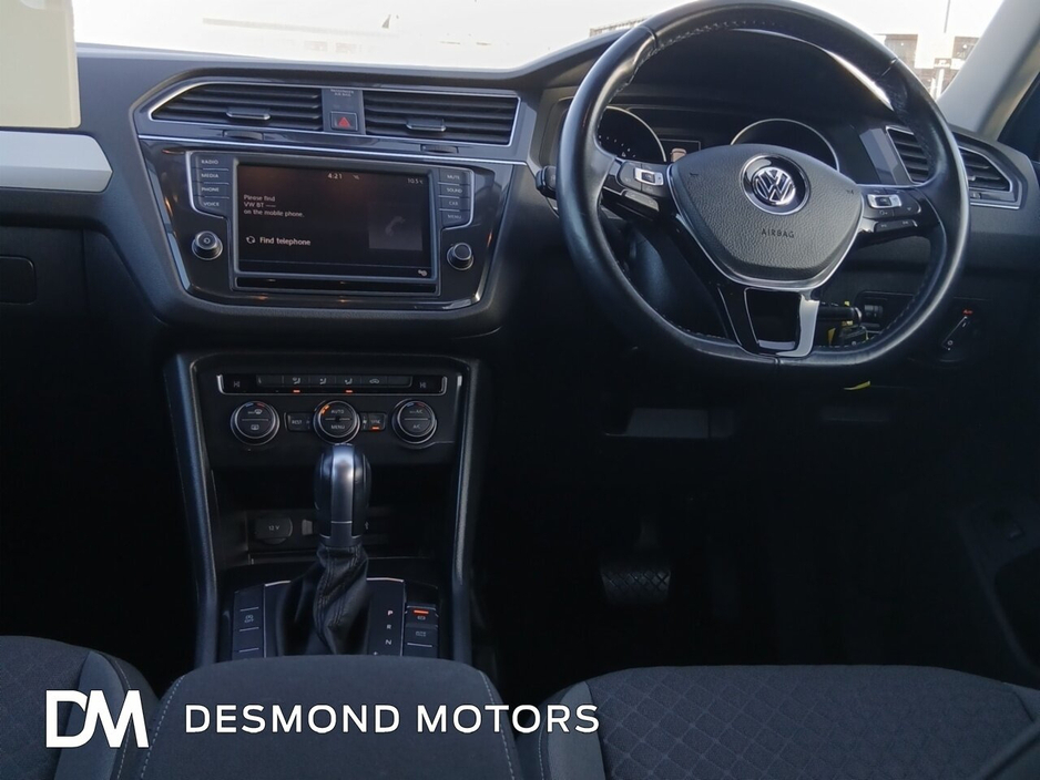 2017 Volkswagen Tiguan - image 2