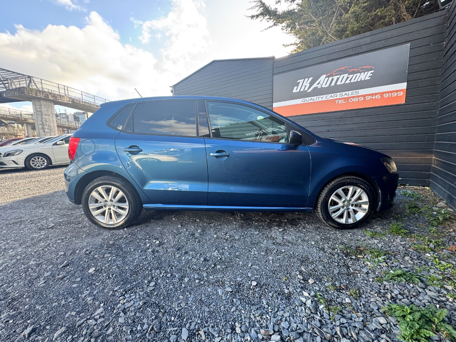 2016 Volkswagen Polo - image 8
