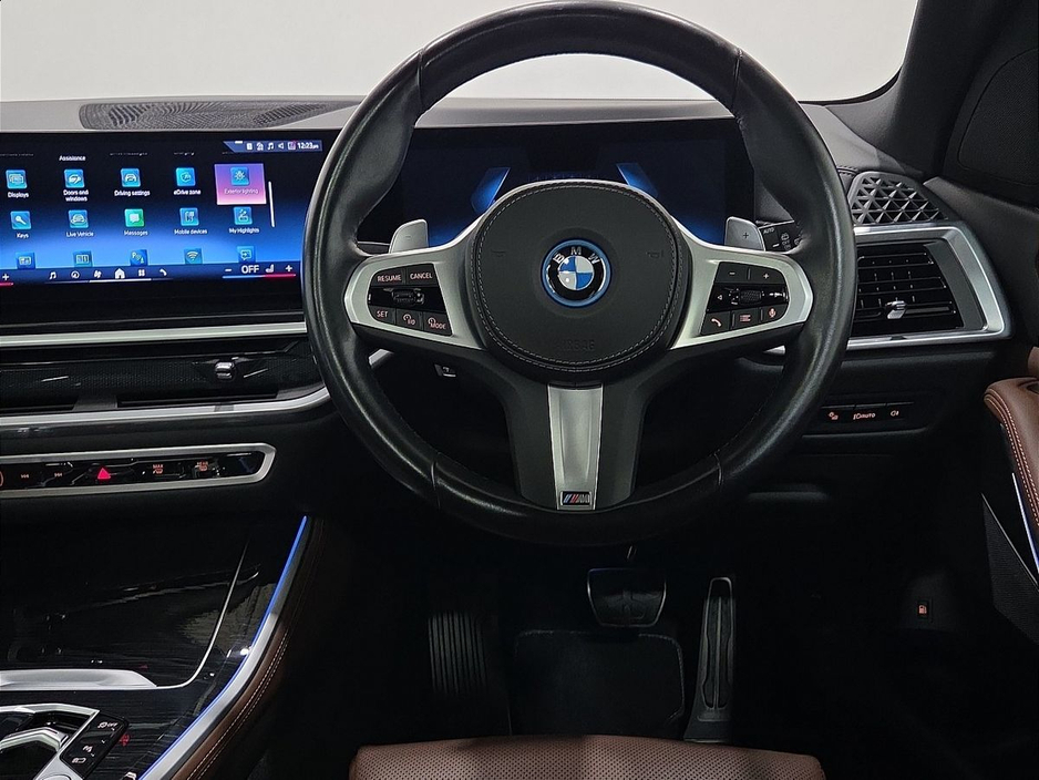 2023 BMW X5 - image 5