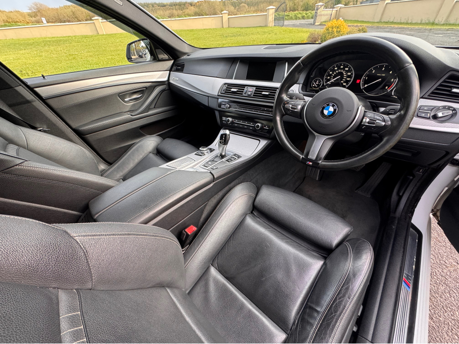 2016 BMW 5 Series - image 11
