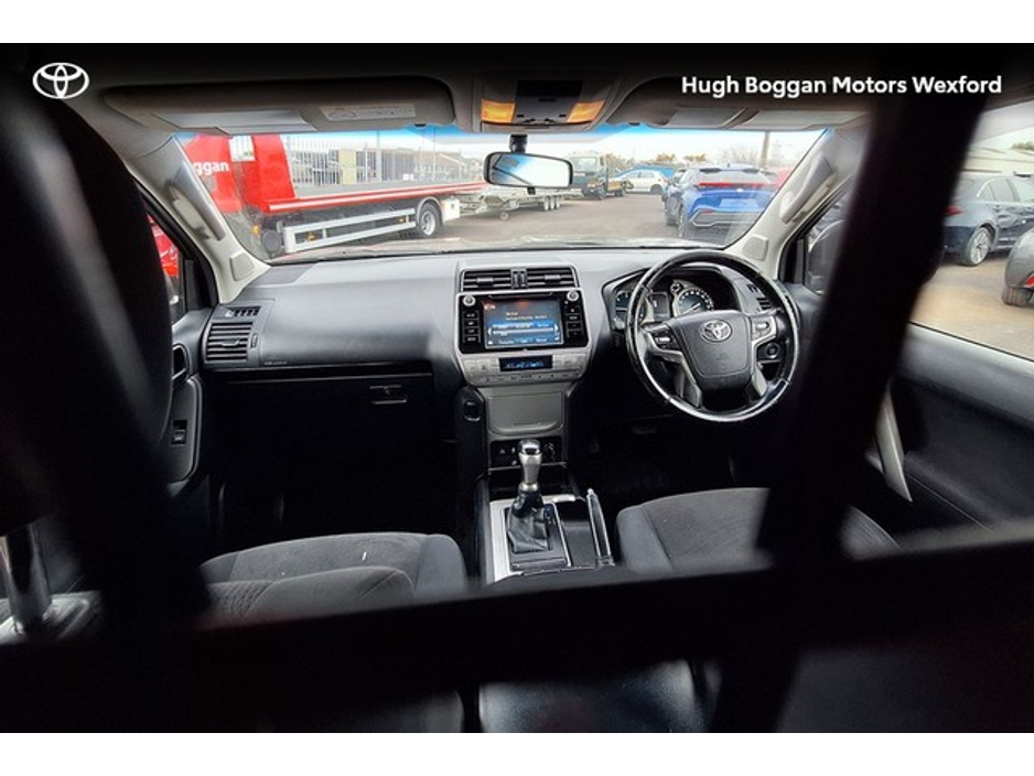 2019 Toyota Landcruiser - image 8