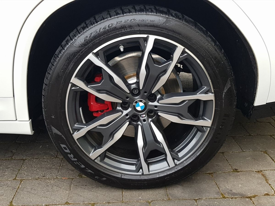 2025 BMW X4 - image 12