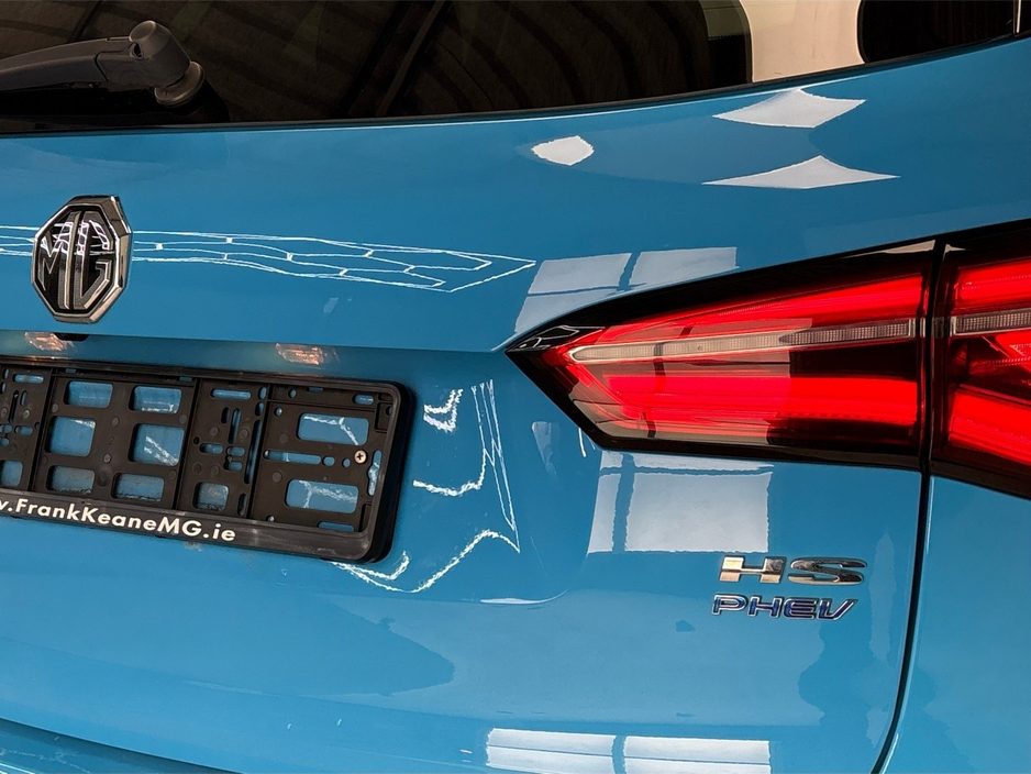 2023 MG HS EXCLUSIVE PHEV AUTO**PANORAMIC ROOF**DIGITAL DASH**TOUCH SCREEN APPLE CAR PLAY**MULTIFUNCTIONAL STEERING WHEEL**HEATED LEATHER SEATS**ELECTRIC SEATS**ELECTRIC FOLDING MIRRORS**ELECTRIC TAILGATE** €27,995