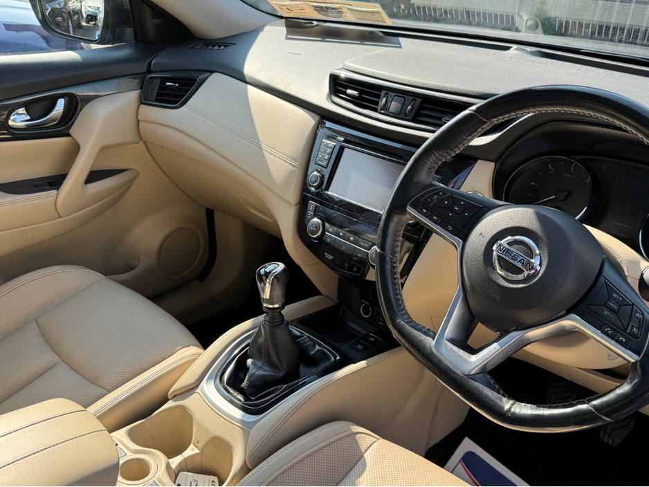 2018 Nissan X-Trail - image 3