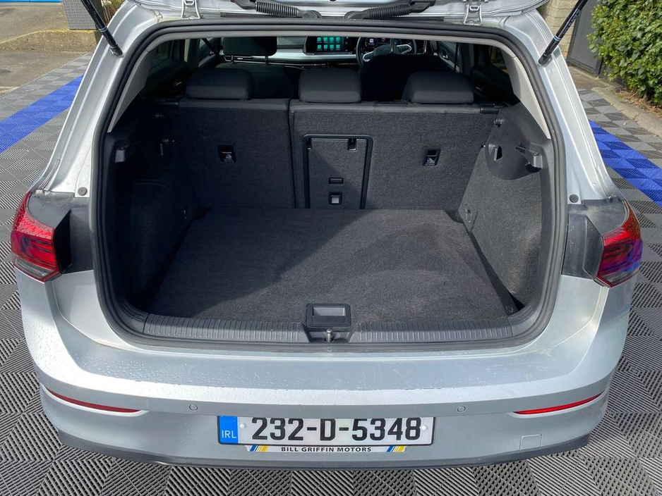 2023 Volkswagen Golf - image 13