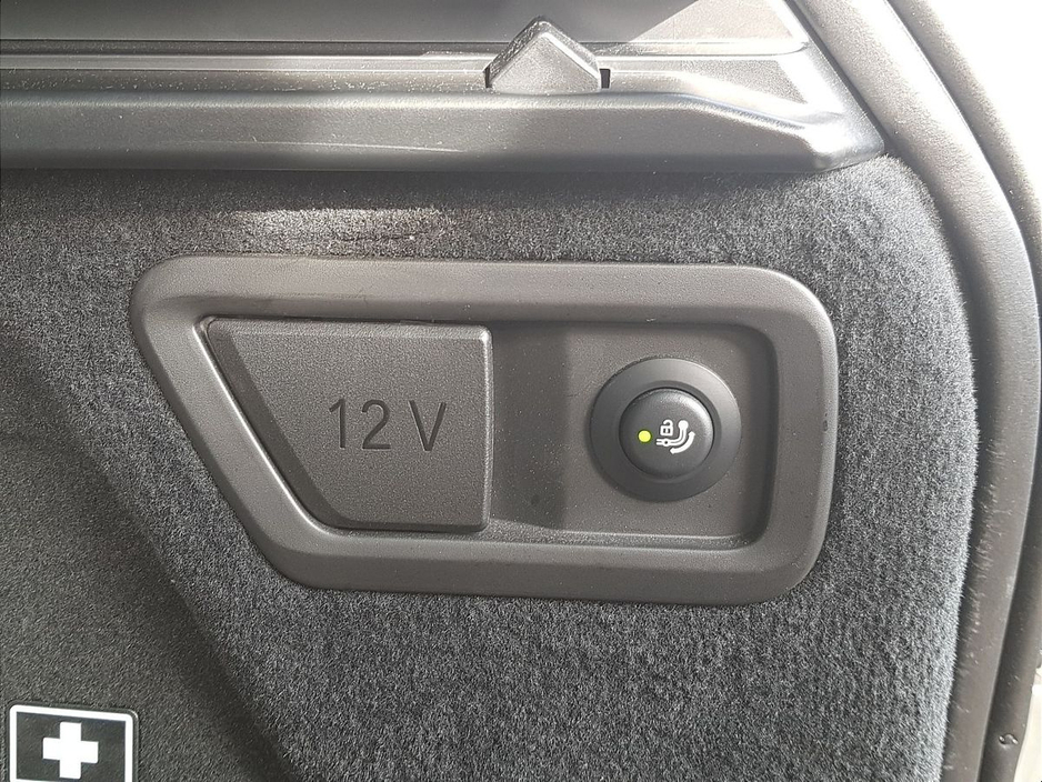 2023 BMW X7 - image 26