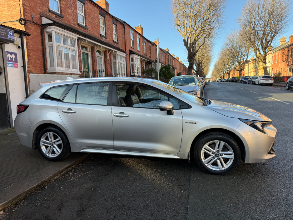 2022 Toyota Corolla 1.8 Hybrid Luna, New Nct 01/2028, Full Service History (16 Stamps!), Reversing Camera, Bluetooth, Cruise Control, Lane Assist, A/C, Alloys, Parking Sensors, 5 Door, Finance Available, Service Included €15,750