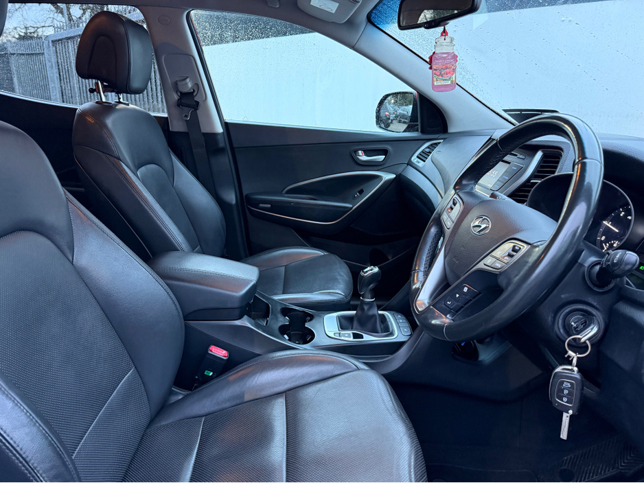 2017 Hyundai Santa Fe 2.2D EXECUTIVE 4WD 5DR €14,950