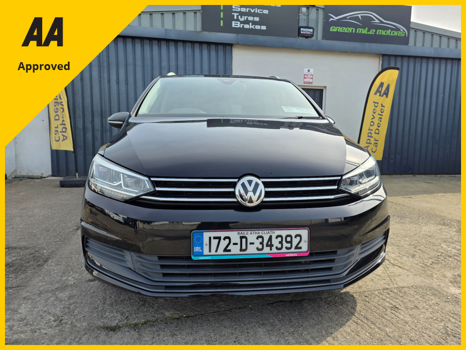 2017 Volkswagen Touran - image 2