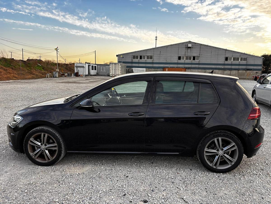 2019 Volkswagen Golf - image 5