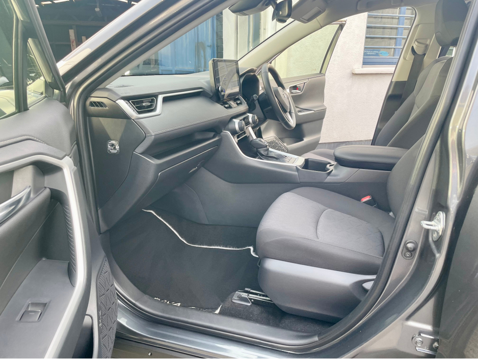 2024 Toyota Rav4 - image 30