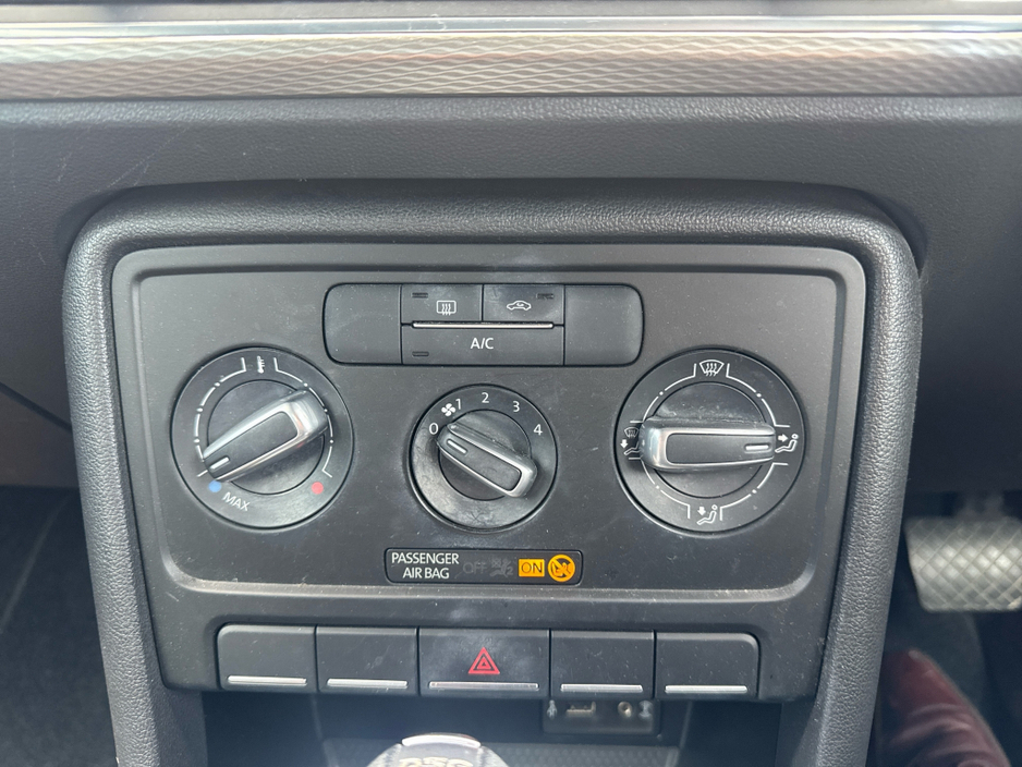 2016 Volkswagen Beetle - image 16