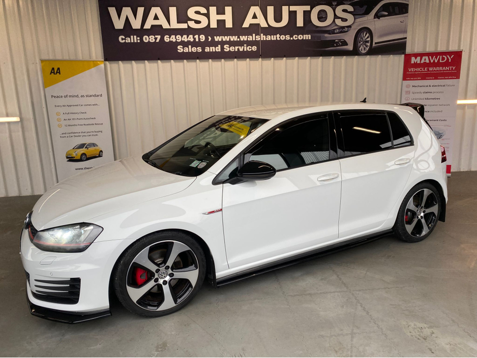 2016 Volkswagen Golf - image 4