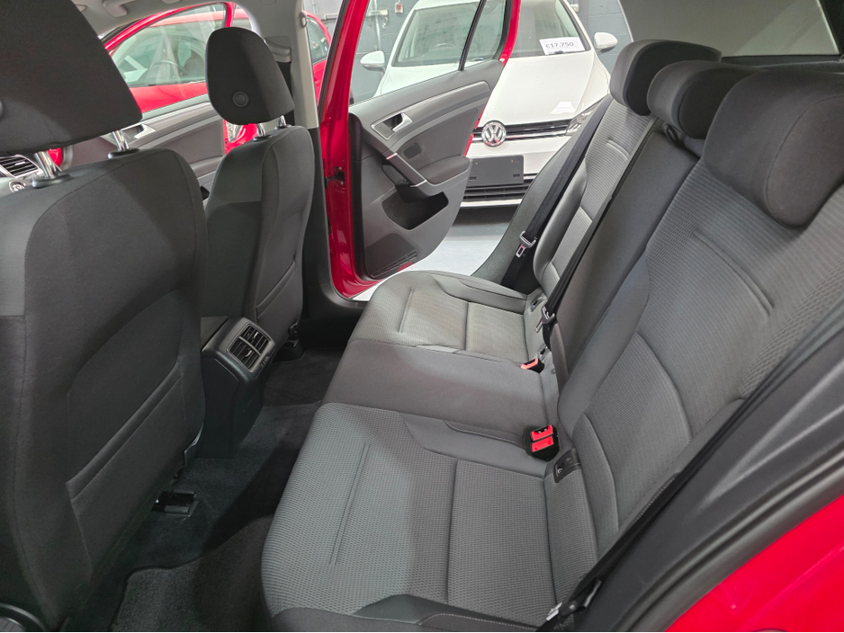 2019 Volkswagen Golf - image 16