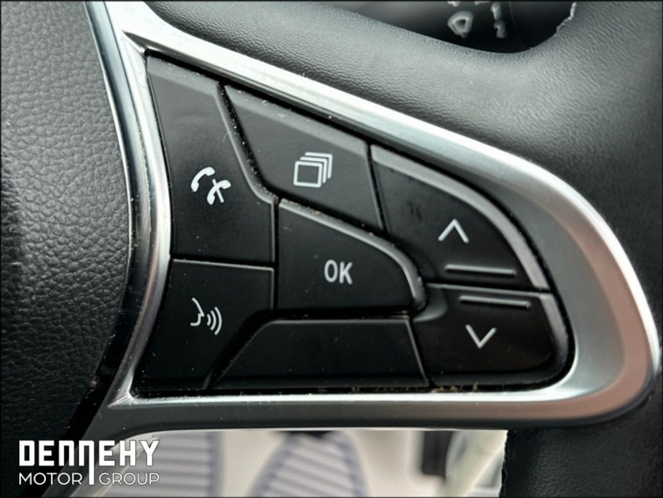 2022 Renault Trafic - image 21