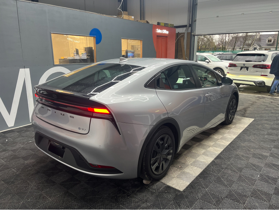 2025 Toyota Prius - image 2