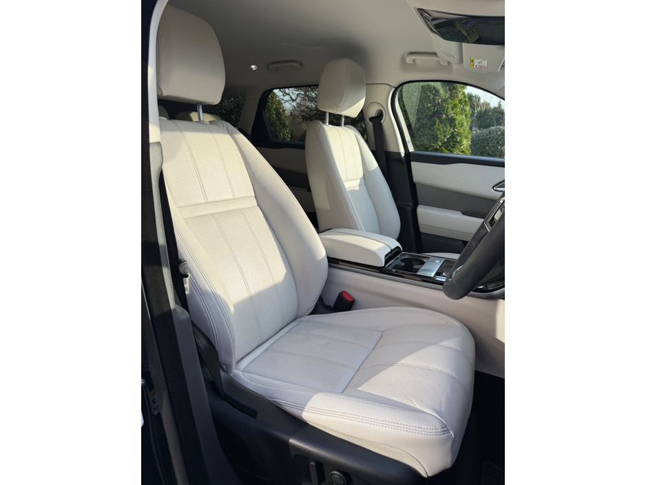 2023 Land Rover Range Rover Velar - image 10