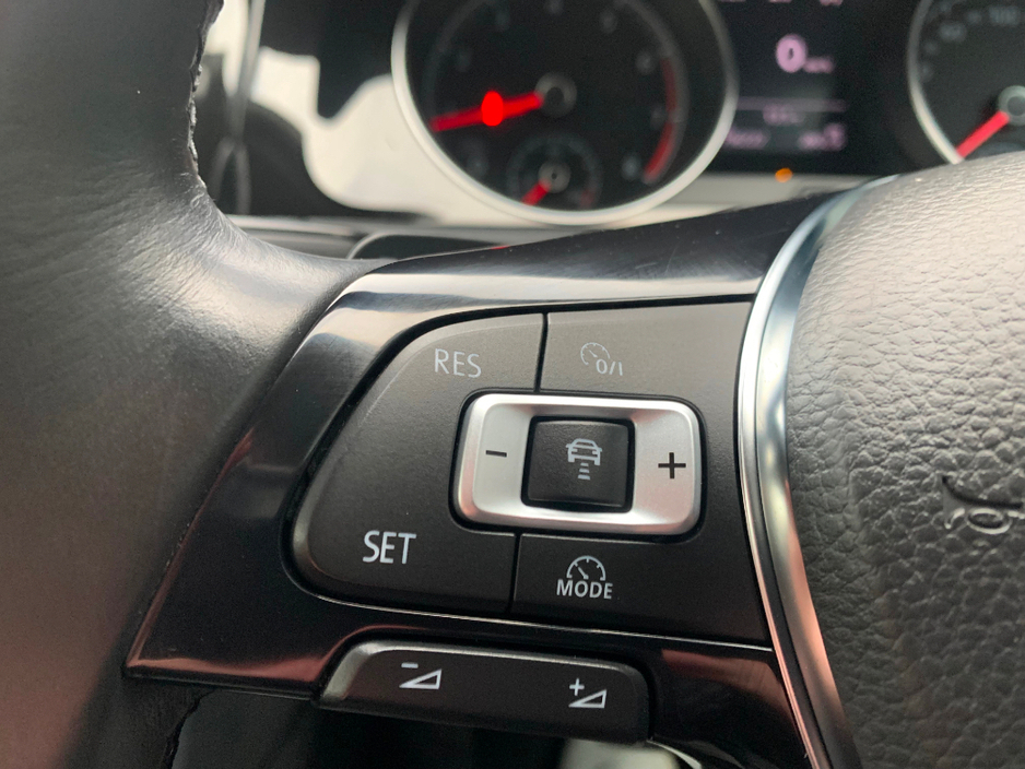 2014 Volkswagen Golf 1.4 TSI 150 BHP HIGHLINE DSG 5DR // LOW MILEAGE // GREAT CONDITION // REVERSE CAMERA, CRUISE AND PRIVACY GLASS // €10,950