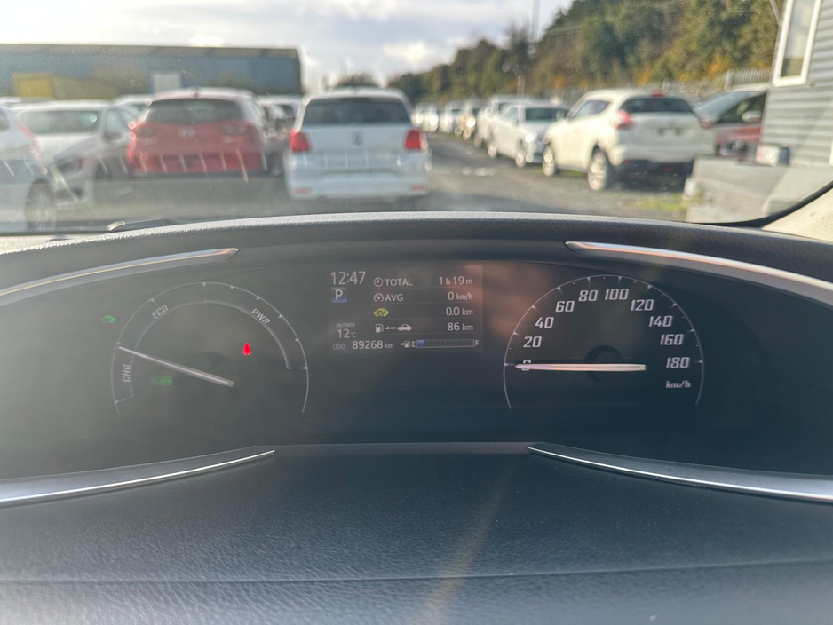 2016 Toyota Sienta 1.5 Petrol Hybrid Petrol 7 Seater Fresh Import €12,995