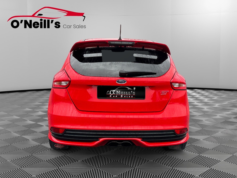 2018 Ford Focus - image 8