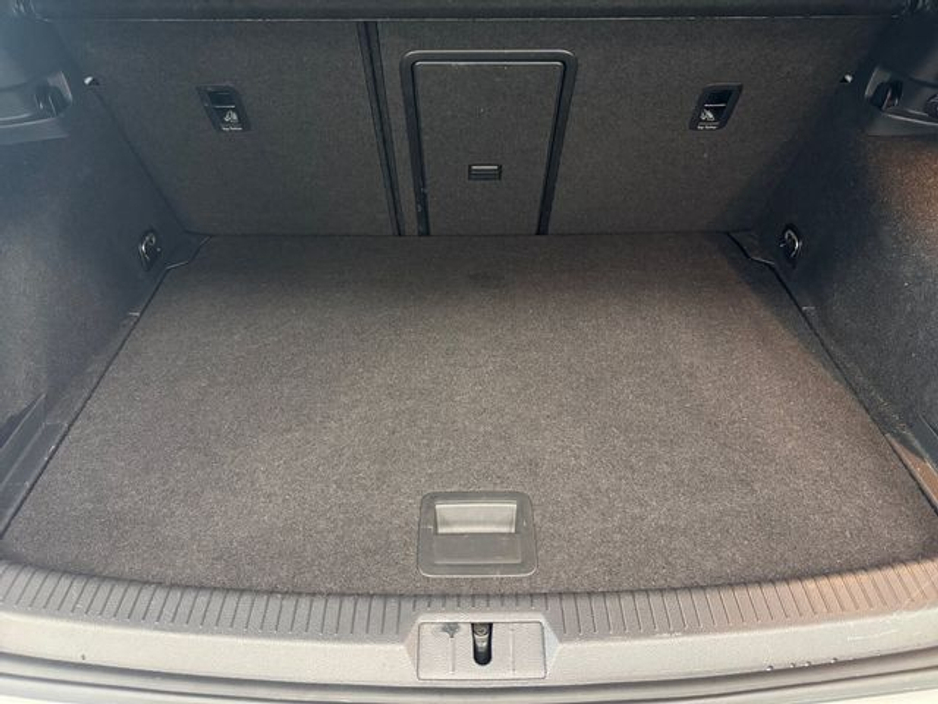 2017 Volkswagen Golf - image 18