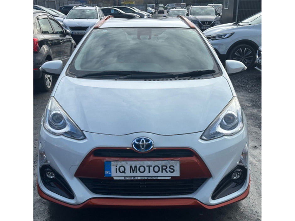 2017 Toyota Aqua - image 2